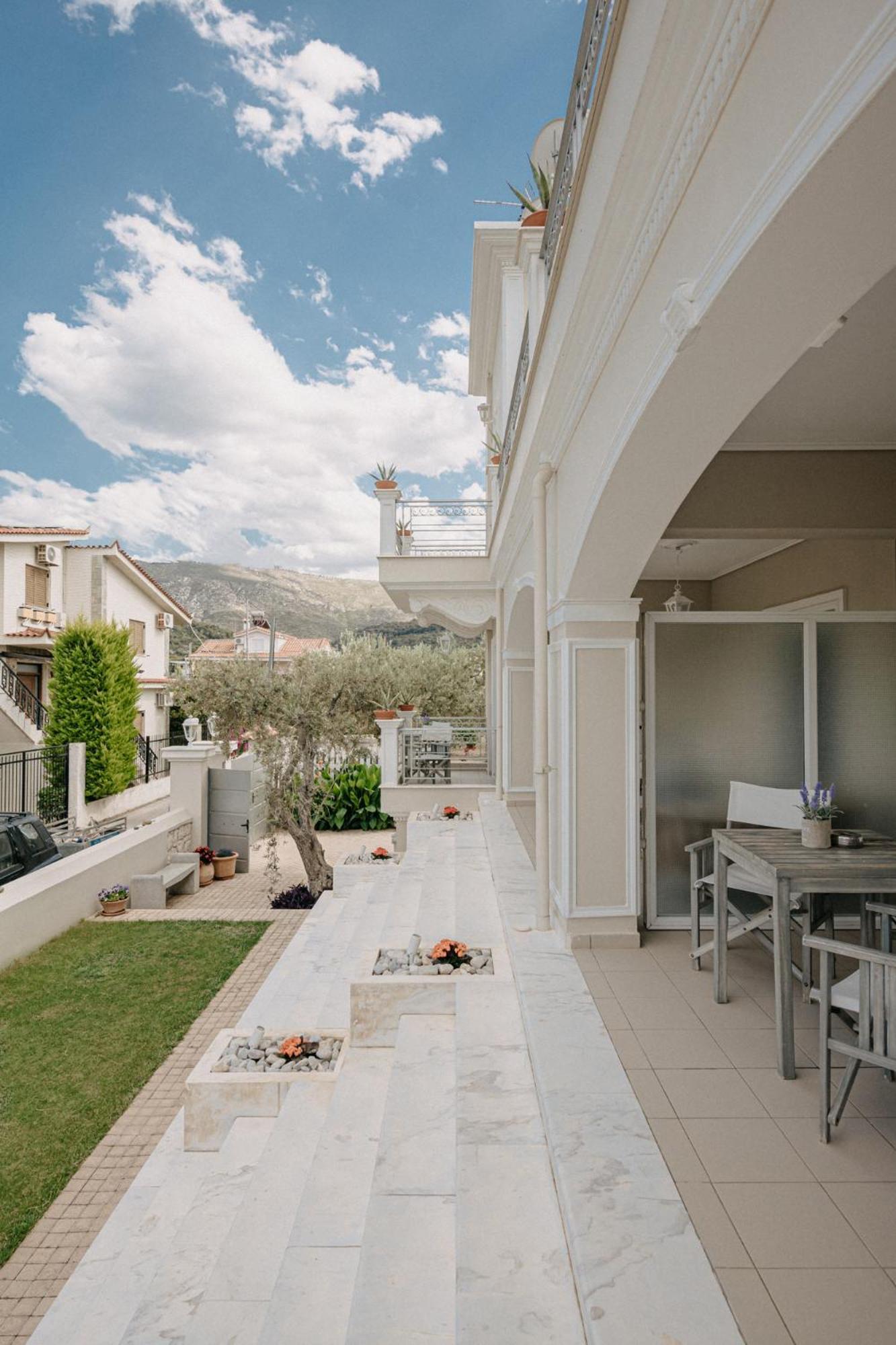Nereides Luxury Kato Almiri
